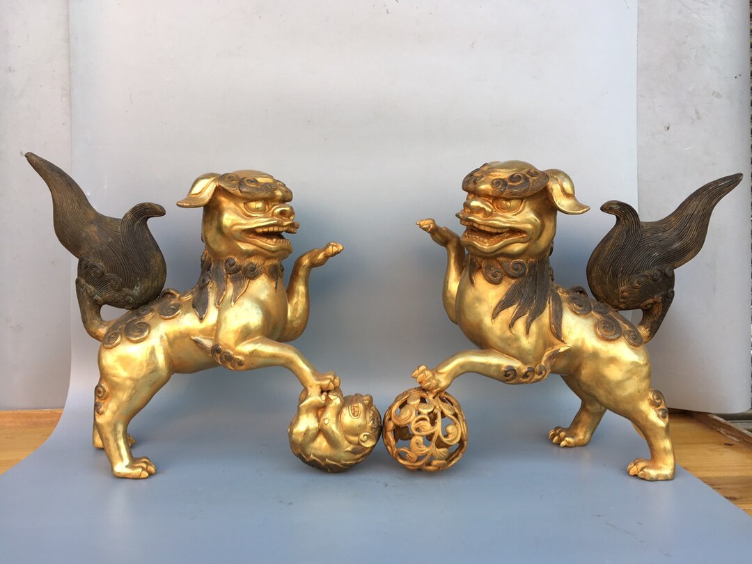 13" Tibet Buddhism Old Bronze Gilt Lion statue A pair Lion Rolling Hydrangea Gatekeeper lion Town House Ward off evil spirits