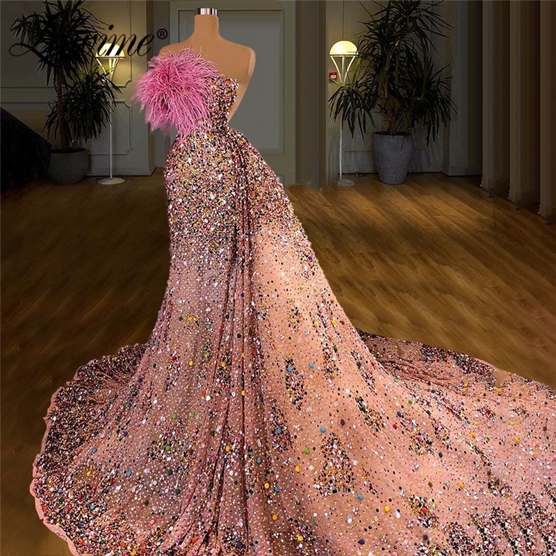 Luxury Pink Evening Dress Feather Strapless Long Train Prom Dresses 2021 Couture Saudi Arabia Wedding Party Gown Robes De Soiree