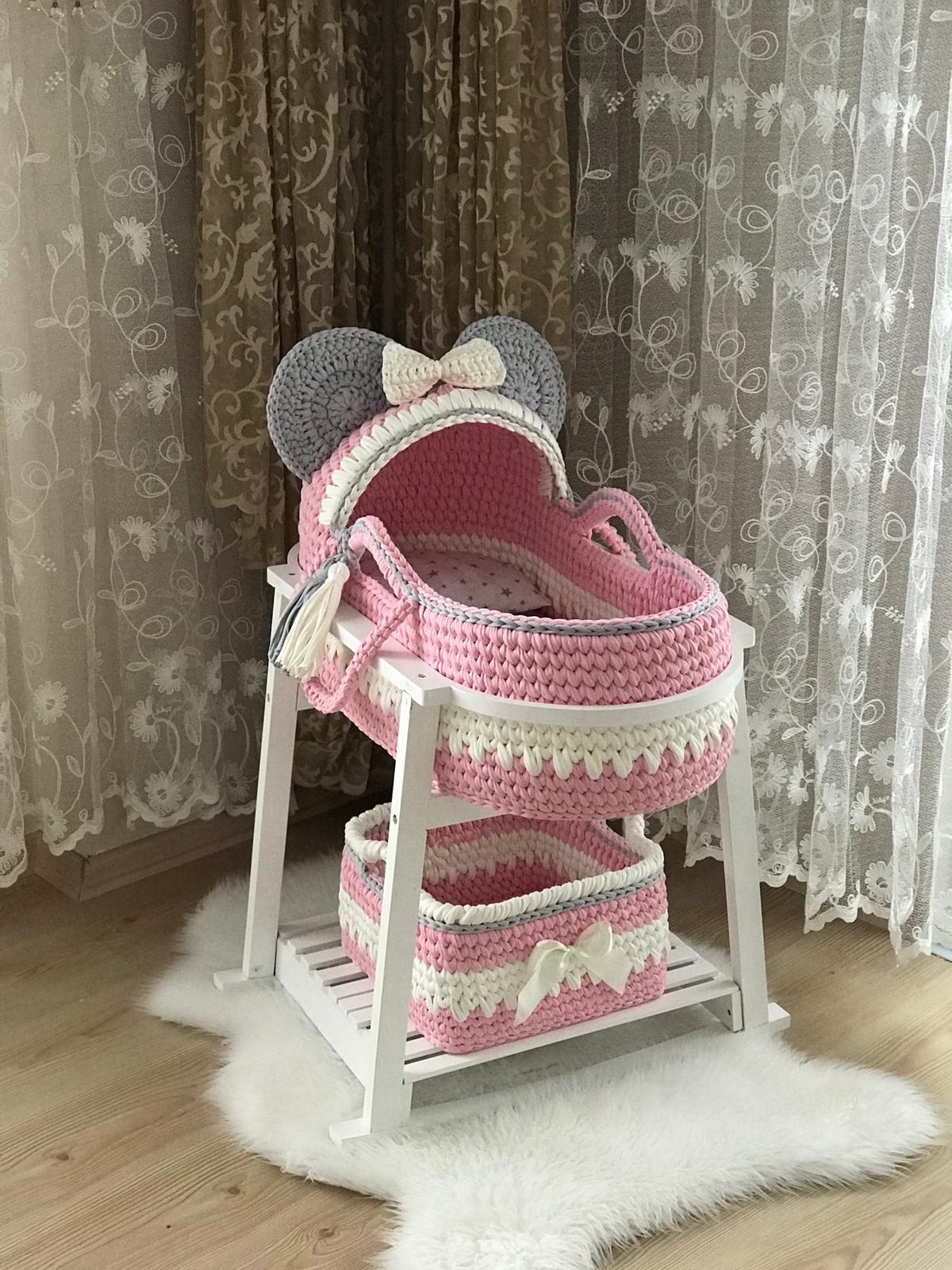 Knit poufs, rugs, chunky blankets, newborn baby baskets